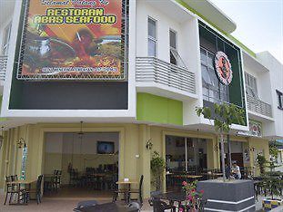 Sri Enstek Hotel - Klia Sepang Exterior photo
